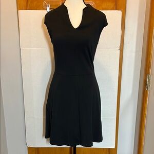 New York & Company Black Sheath Mini Dress V-Neck Cap Sleeve